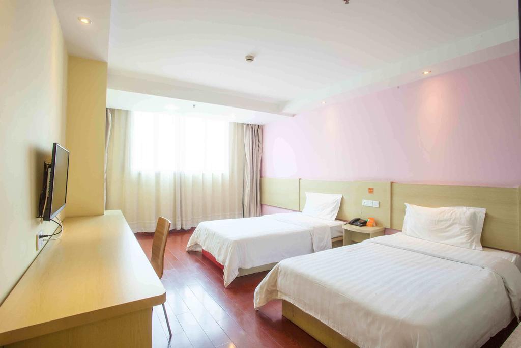7Days Inn Chongqing Shapingba Pedestrian Street Room photo