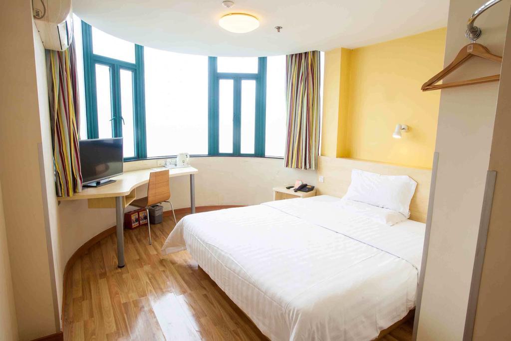 7Days Inn Chongqing Shapingba Pedestrian Street Room photo